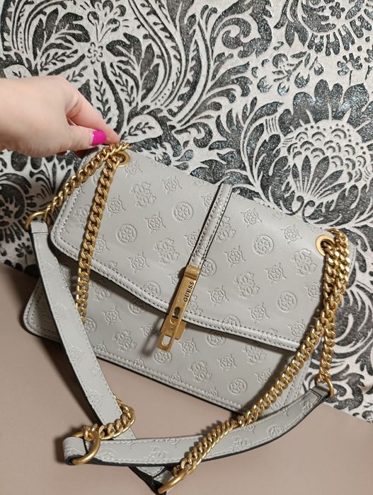 Сумочка від Guess