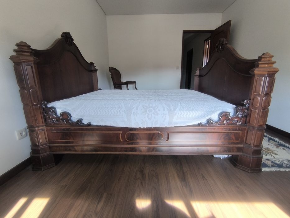 Cama de Casal antiga