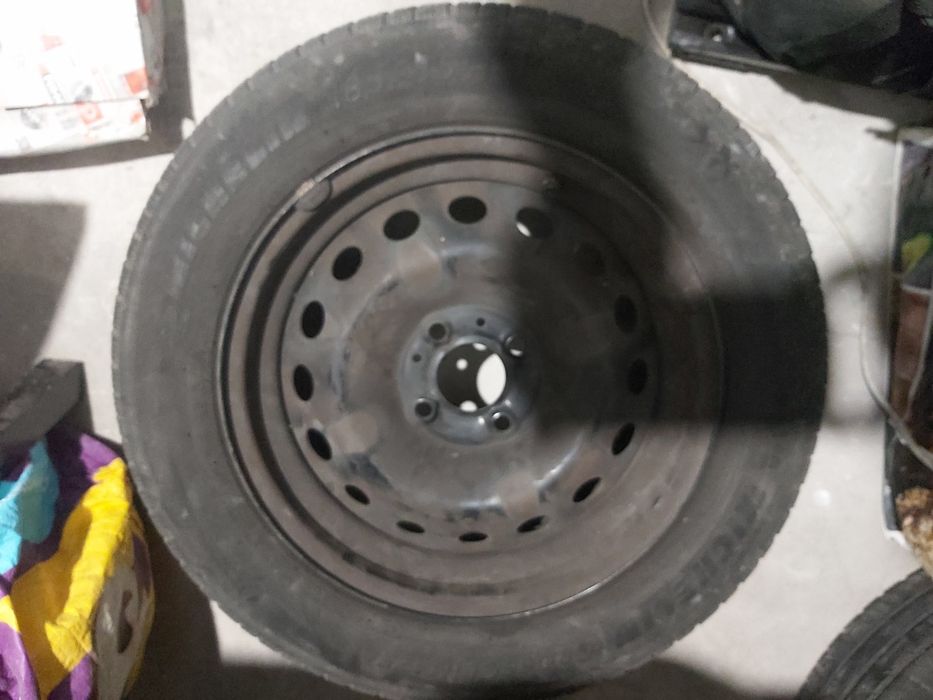 Pneu michelin 185.65.15 com jante