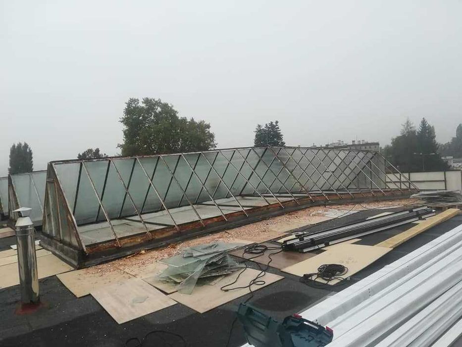 Remont Serwis Naprawa świetlików dachowych poliwęglan Uszczelnianie