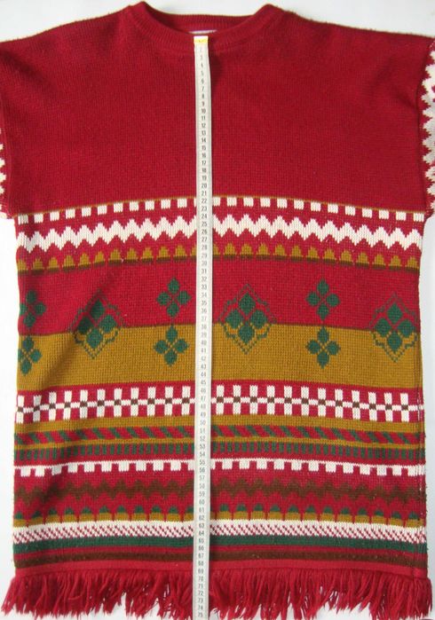 Червоний в'язаний светр-сукня з бахромою та візерунками "Strawberry