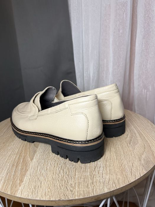 Лофери шкіряні бежеві