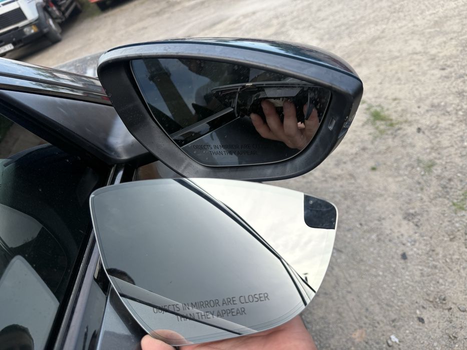 Вкладиш паравий Audi E-Tron 4KE857536T