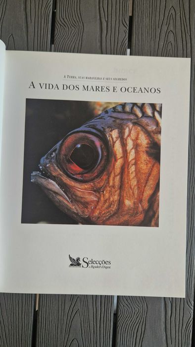 Livro A Vida dos Mares e Oceanos