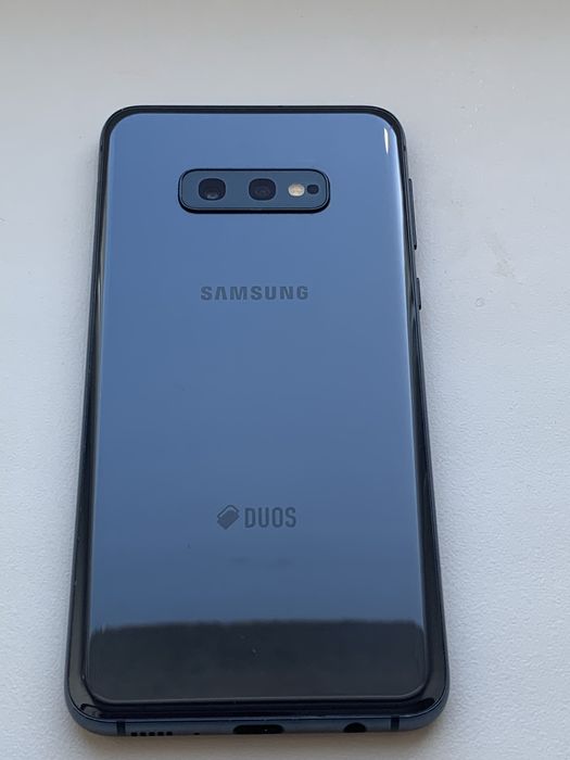 Samsung Galaxy S10e 128 GB (синій) — ідеальний стан