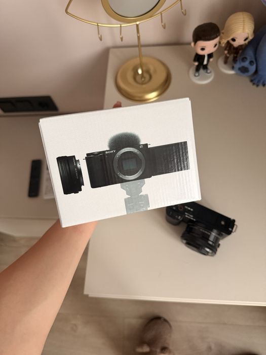 Продам Sony ZV-E10