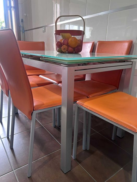 Mesa de vidro temperado extensível + 6 Cadeiras