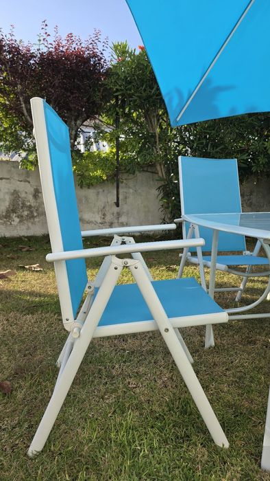 Mesa de Jardim com 6 cadeiras e parasol como novo