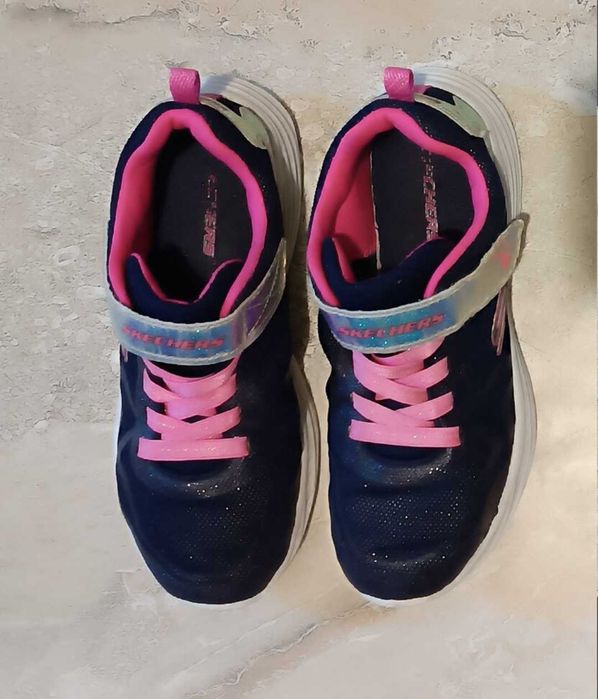 р.33, 21,5см Skechers кросівки для дівчинки
