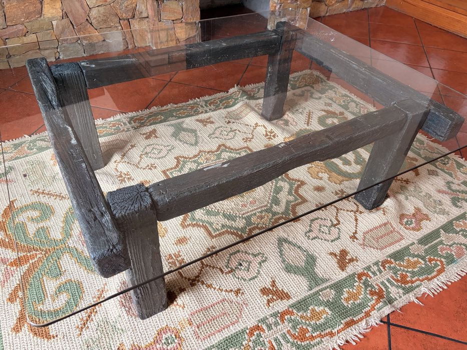 Mesa de Centro Rústica/Industrial – Vidro Temperado e Madeira Maciça