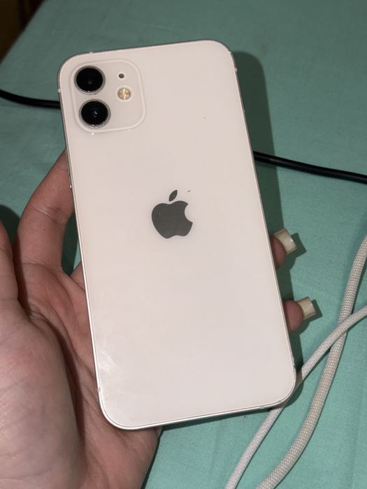 iPhone 12  128гб білий