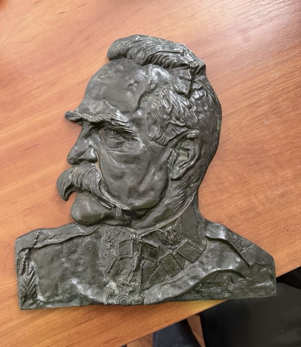 Jozef Pilsudski popiersie brąz feliks robakowski marszalek