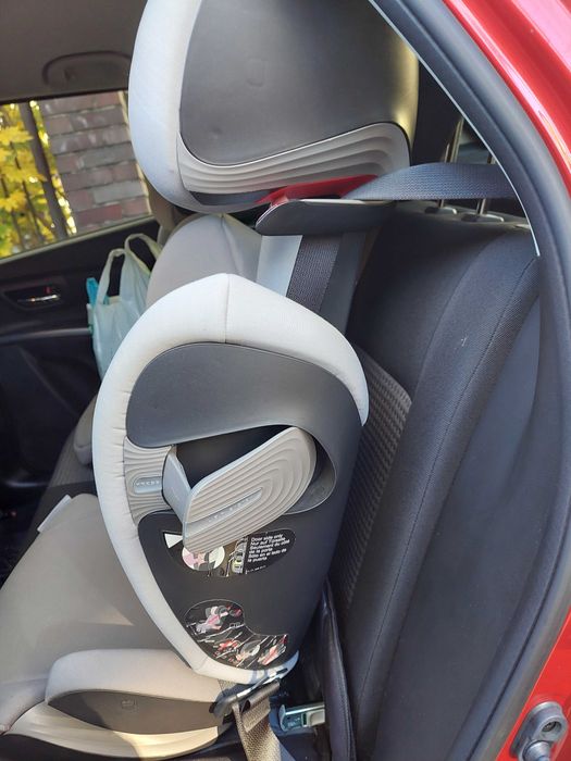 Fotelik Cybex Solution S2 I-Fix 100-150 cm (2 sztuki), cena za sztukę