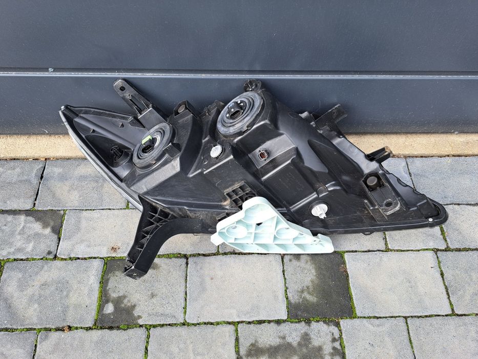 Nissan Pathfinder R52 lampa lewa przednia przód USA