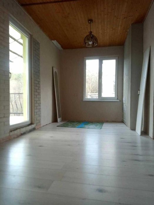 Продаж дачного будинку з ремонтом Завадів