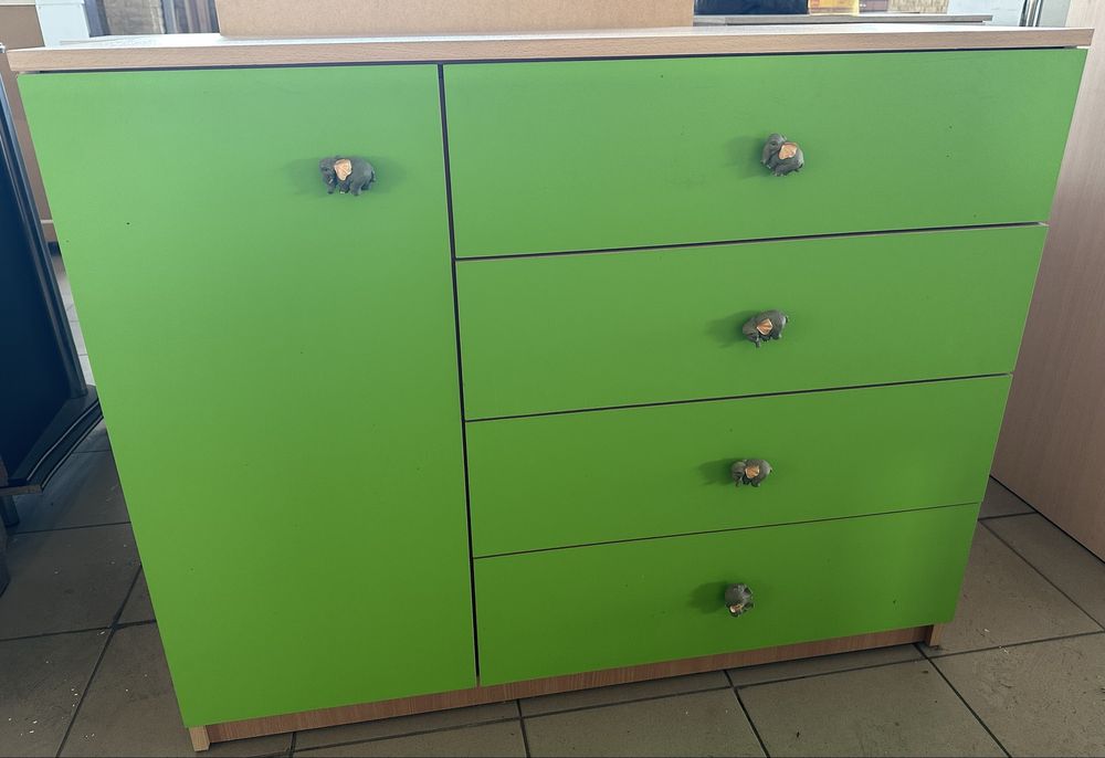 Стильний комод з шухлядами для дитячої, новий (вітринний)