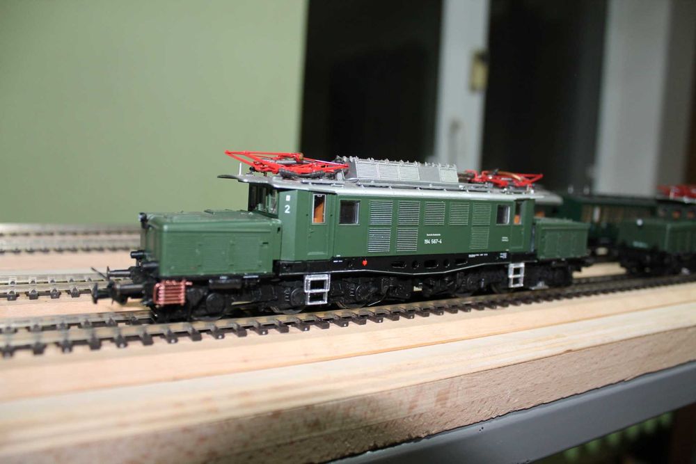 Электровоз "крокодил" , масштабная модель, НО, 1:87. ROCO.