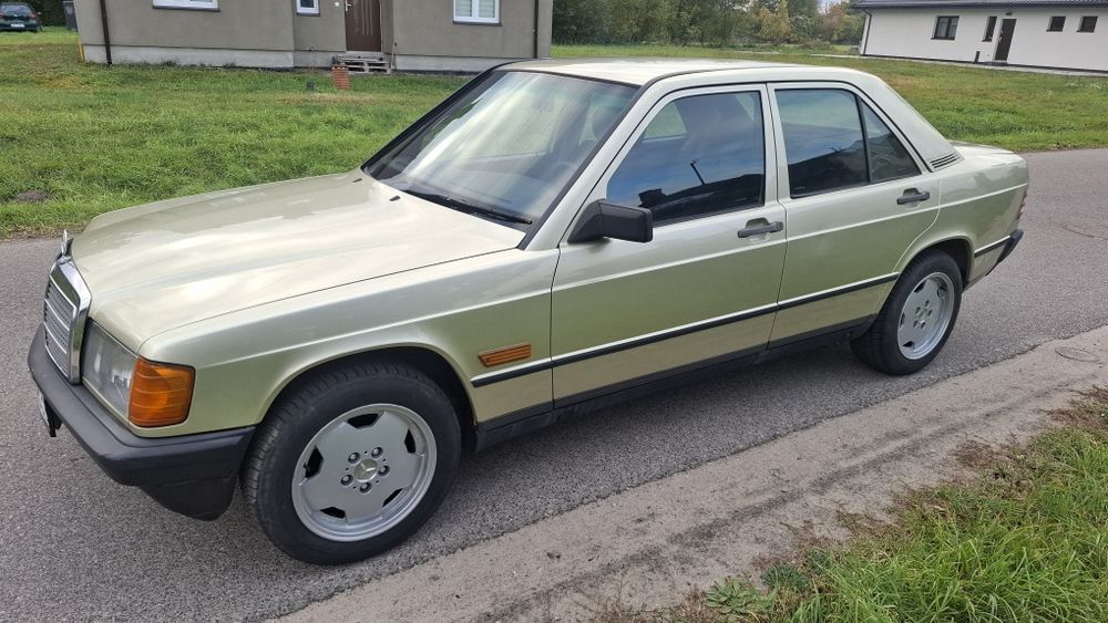 Mercedes-Benz Seria 190