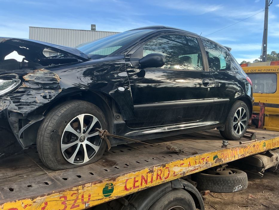 Peugeot 206 ano 2000 1.1 gasolina para peças