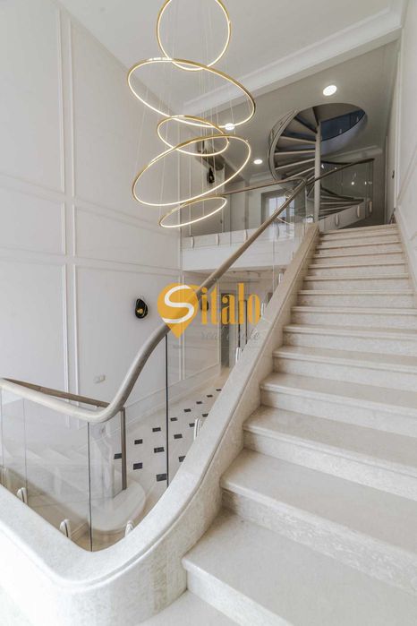 Екслюзивний пентхаус з вишуканим ремонтом на Набережній Оболоні