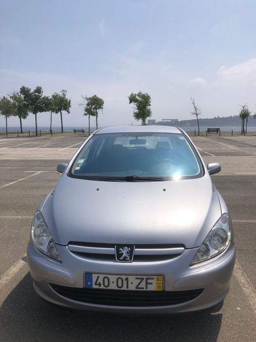 Peugot 307  1.4 - Gasolina 2004