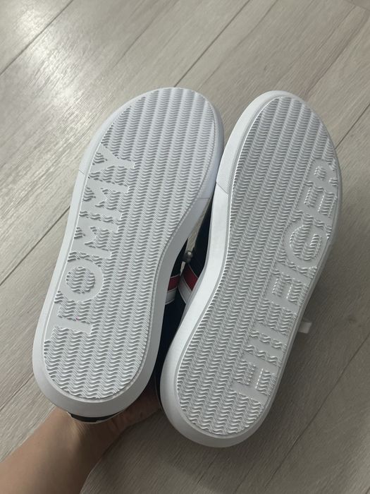 Шкіряні кросівкі Tommy Hilfiger 42 розмір (28см)