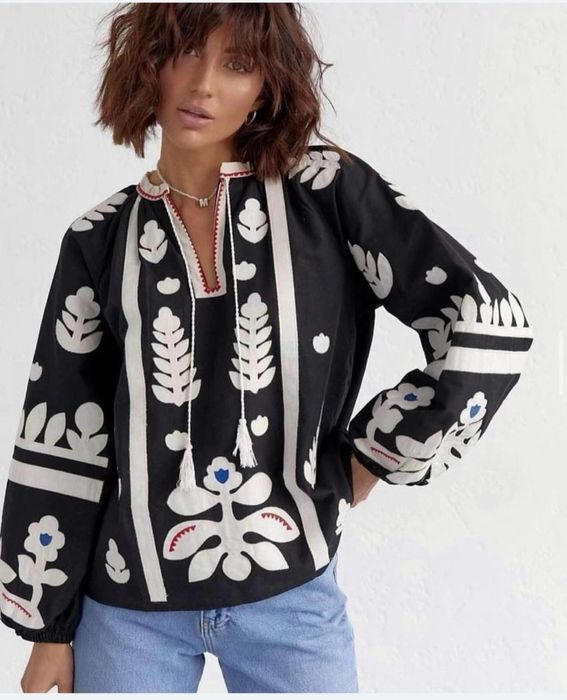 Жіноча вишиванка, сорочка вишита хрестиком.