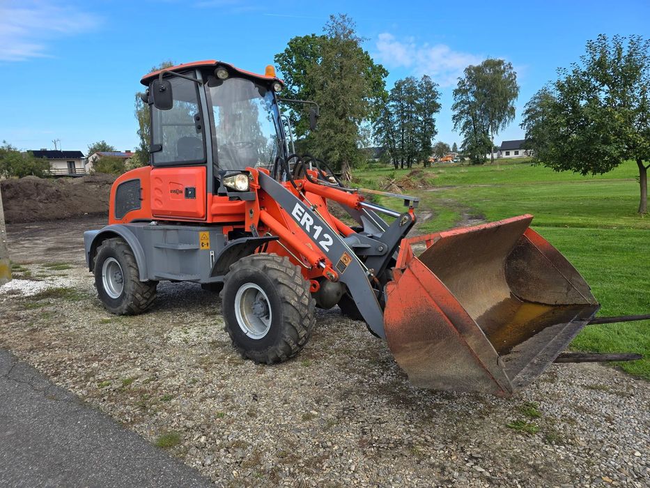 Mitsubishi Canter fuso wywrotka Kiper wywrot  ŁADOWARKA EVERUN ER12 Jak jcb cat case atlas kramer volvo