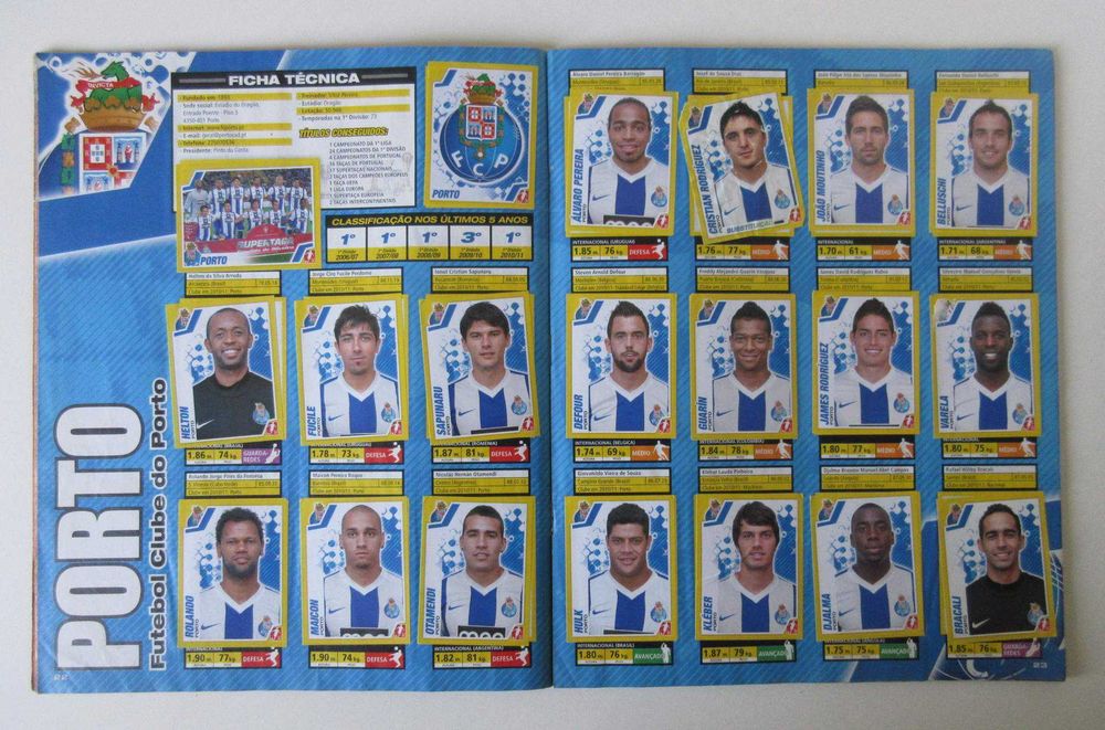 Caderneta INCOMPLETA "Futebol 2011 / 12" (PANINI)