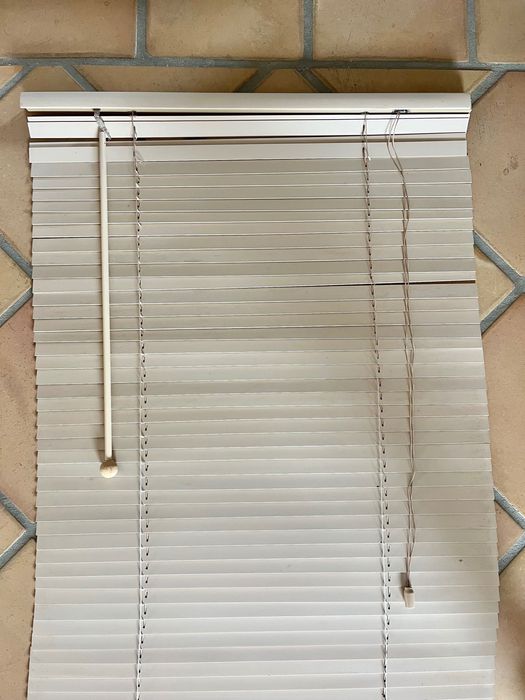 2 Cortinas/estores laminados em madeira 80x170