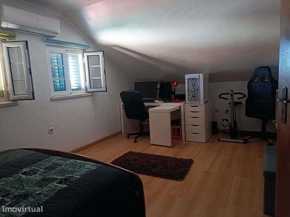 Moradia T2 +2 com piscina aquecida em Samora Correia