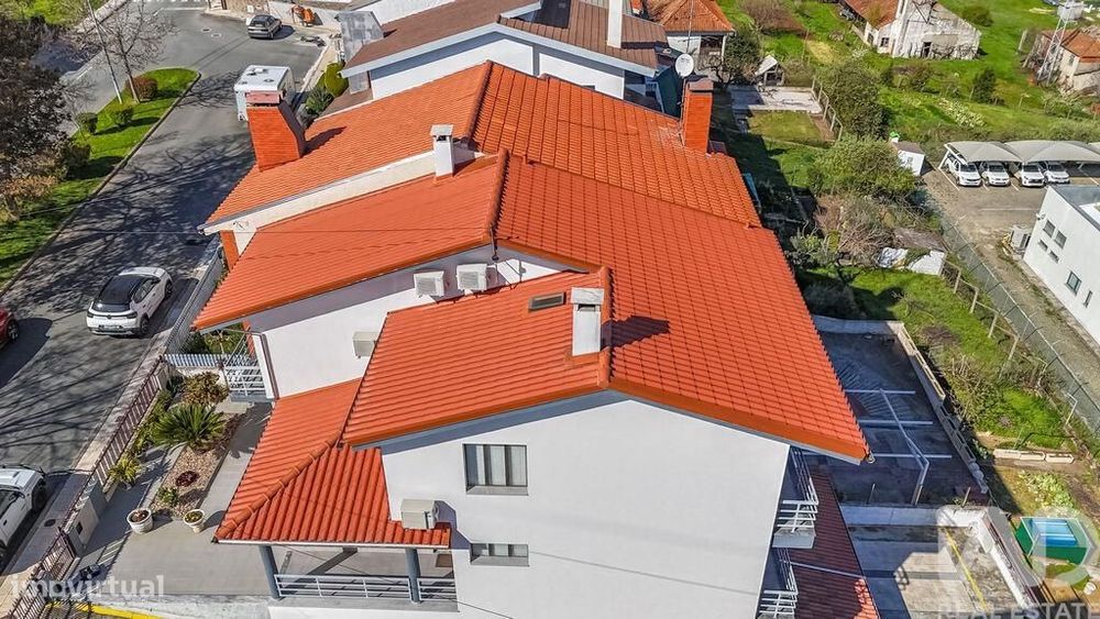 Casa / Villa T4 em Sé, Santa Maria e Meixedo de 200 m2