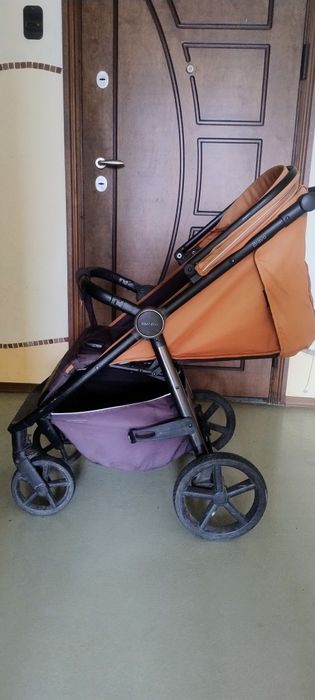Прогулянкова коляска Carello Bravo