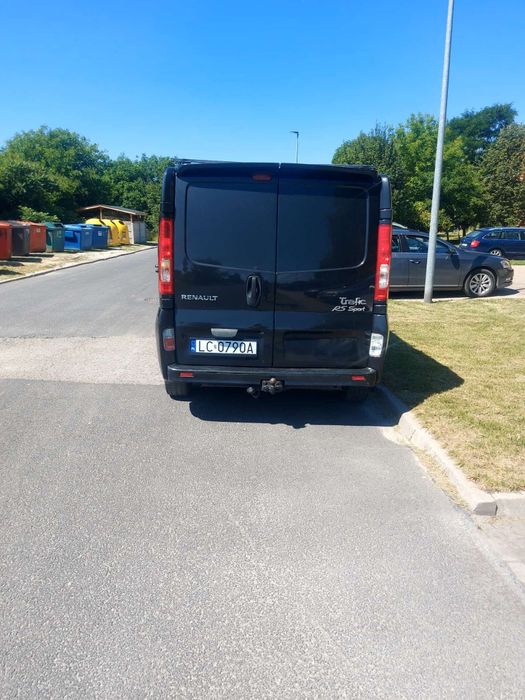 Renault Trafic 2.0 diesel 6 biegów 2013 rok