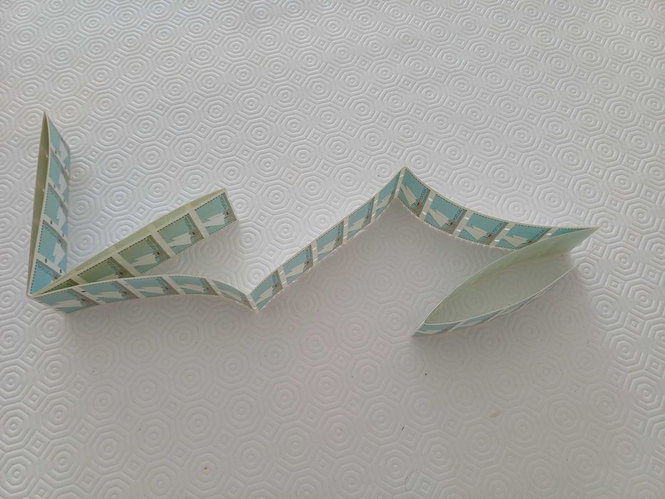 Tira com 50 etiquetas nº 5 Caravela Portuguesa sem impressão de taxa