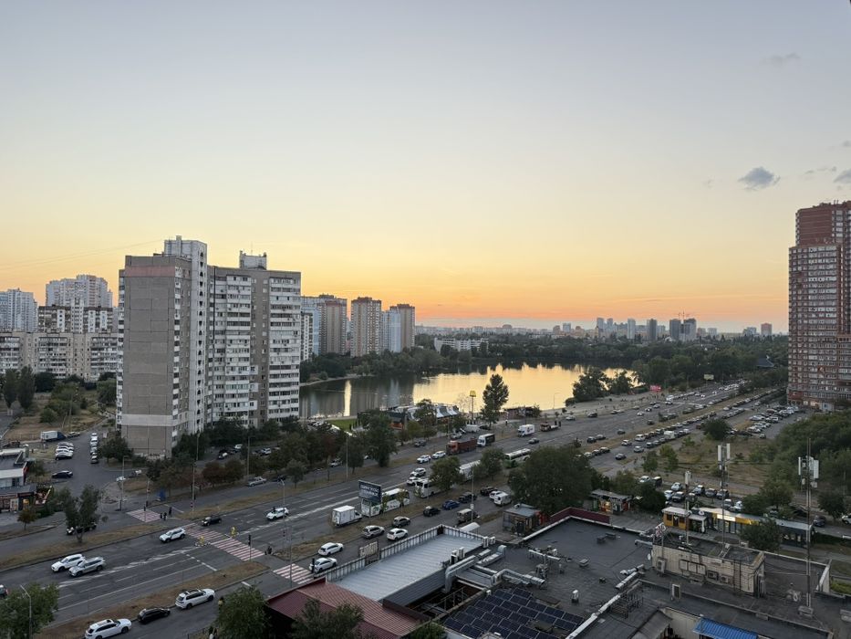 1к, Позняки, Ревуцького 19/1, поряд з вул. Ахматової, озеро Сонячне
