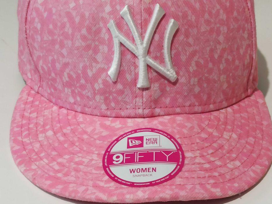 Кепка женская New York Yankees