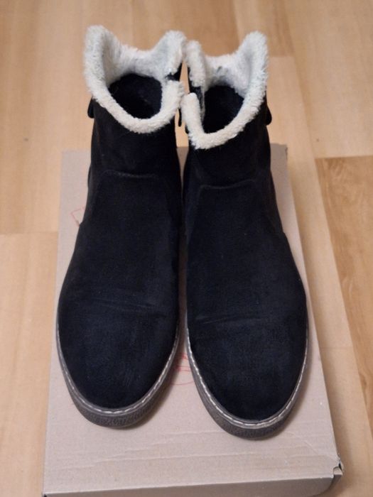 Botki, śniegowce czarne zamszowe, ocieplane, rozm. 38
