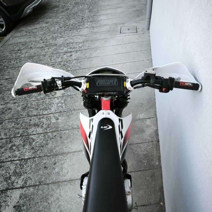 AJP PR4 Enduro 125cc (motor 240cc)