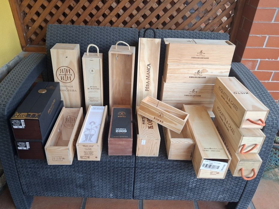 Caixas de vinho em madeira