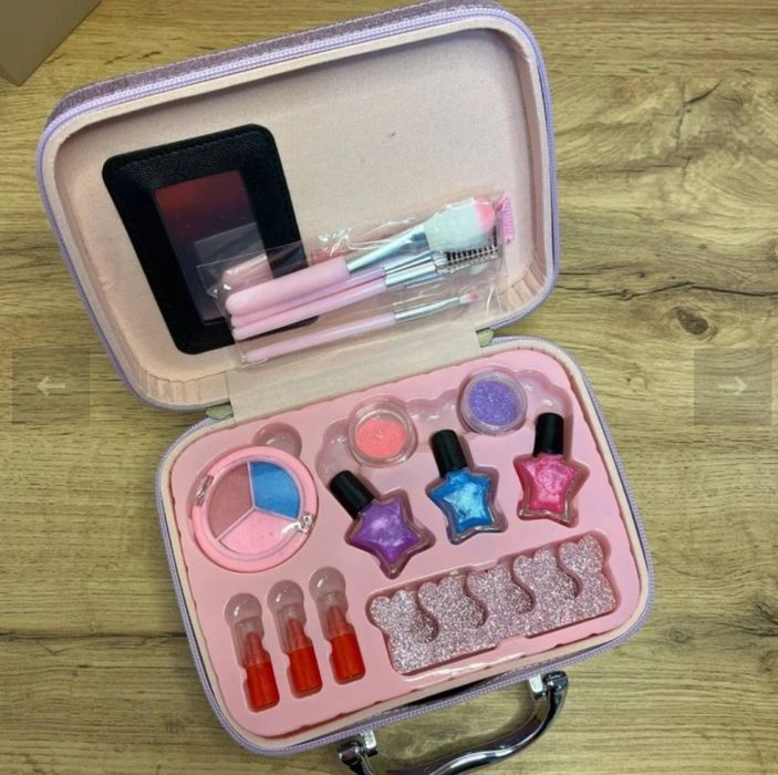 Дитяча косметика у чемоданчику