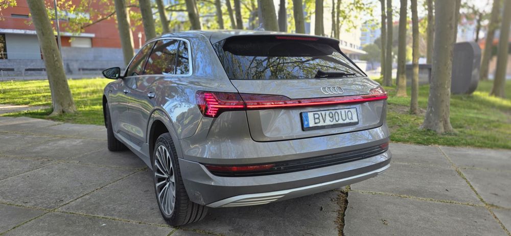 Audi etron 55 advanced