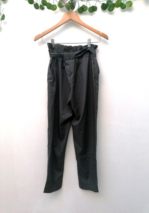 Calças Cinzentas Finas