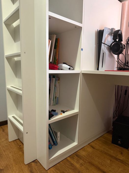 Łóżko na antresoli z biurkiem i szafą IKEA