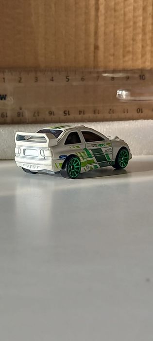 Ford escort rally 2015 hot wheels