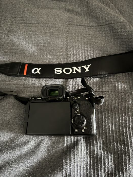 Sony a7R V + 2 Cartoes Cf express