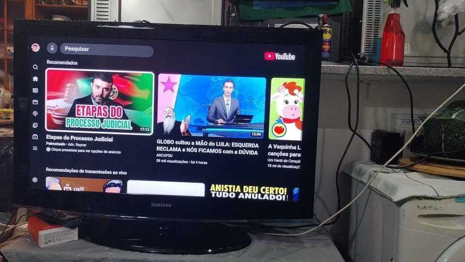 Tv Led 40 Samsung com smartv junto 4k