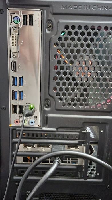 Komputer gamingowy r5 / 1660oc / 16gb / 512gb