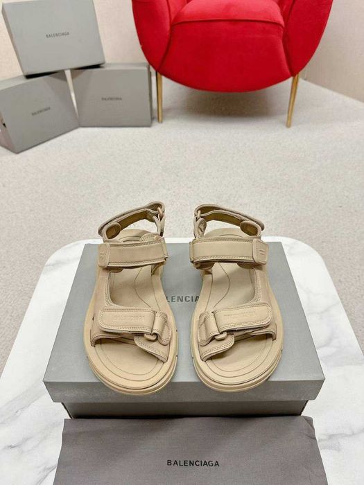 Balenciaga Buty, sandaly klapki, skora 080217