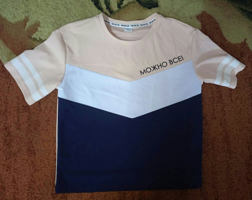 Нарядная футболка для девочки